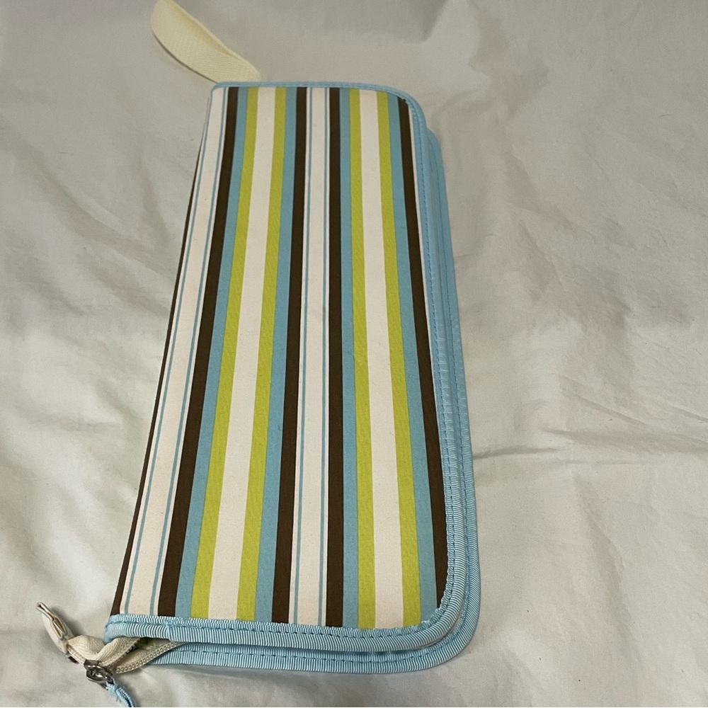 Creative Couture Needle Holder Case perfect for craft/art/beauty organization